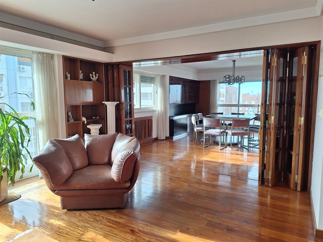 Departamento de 4 dormitorios en pleno Martínez